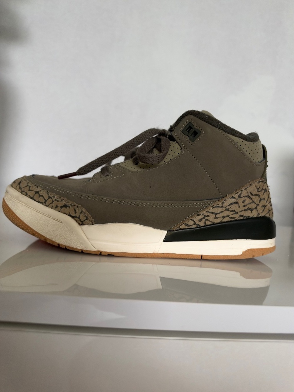 Nike Air Jordan 3 Retro Olive Green / Camo – Big Kids Size 2\.5Y